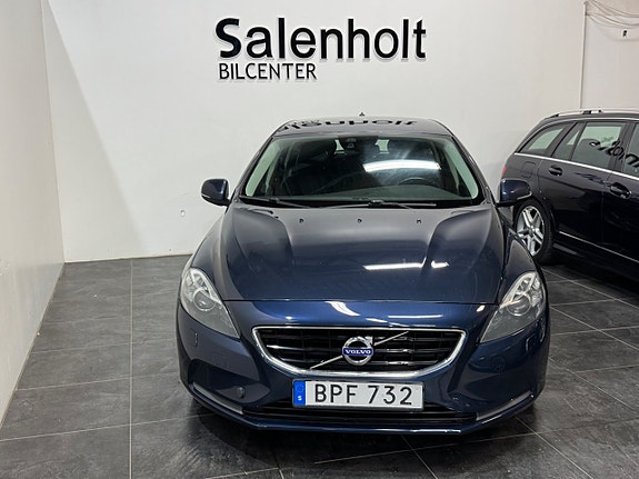 Volvo V40 3 of 27