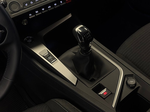 Peugeot 308 10 of 19