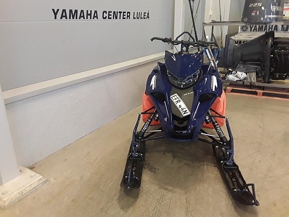 Yamaha Sidewinder MTX 153 2 of 2
