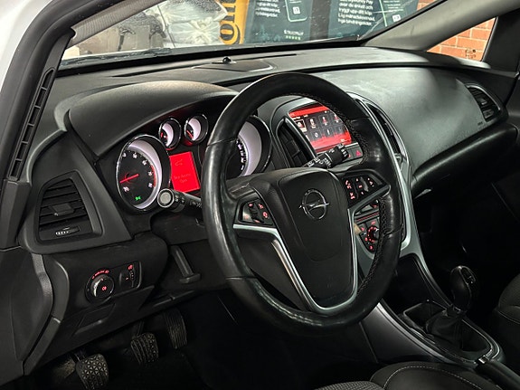 Opel Astra 13 of 15