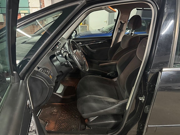 Citroen Grand C4 Picasso 10 of 16