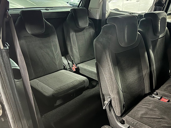 Citroen Grand C4 Picasso 13 of 16