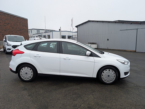 Ford Focus 3 of 5