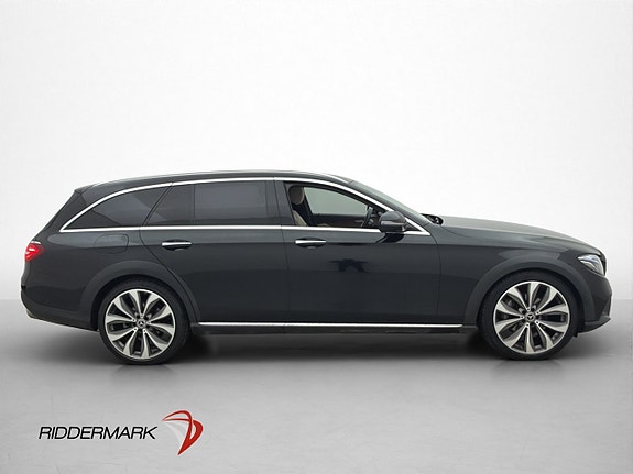 Mercedes-Benz E220 5 of 5