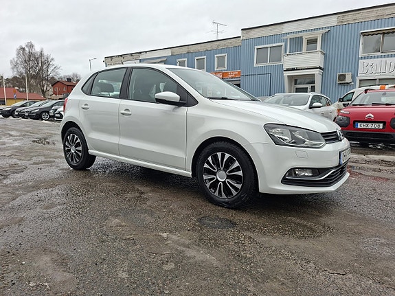 Volkswagen Polo 2 of 5