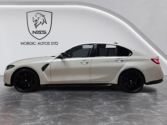 BMW M3 2 of 5