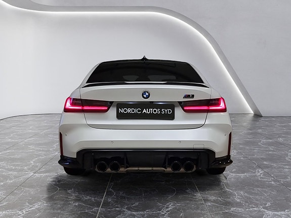 BMW M3 4 of 5