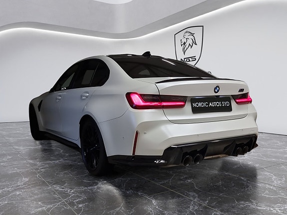 BMW M3 3 of 5