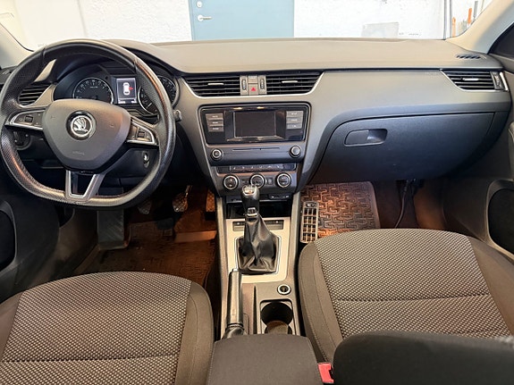 Skoda Octavia 10 of 13