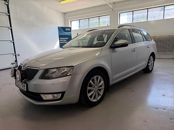 Skoda Octavia 2 of 13