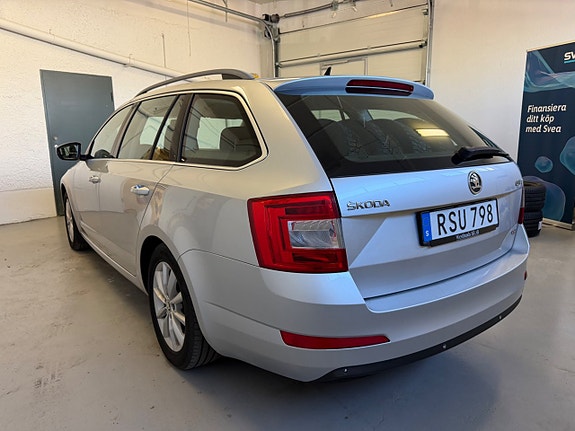 Skoda Octavia 3 of 5