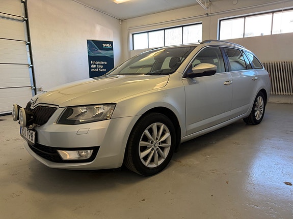 Skoda Octavia 2 of 5