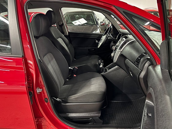 Kia Venga 8 of 15