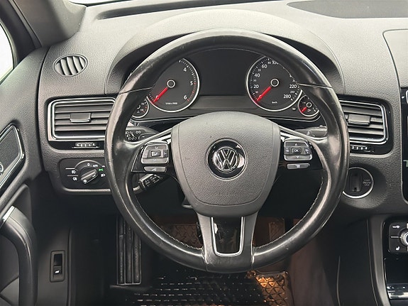 Volkswagen Touareg 11 of 24