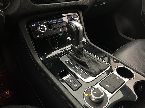 Volkswagen Touareg 21 of 24