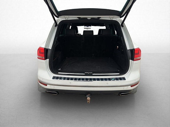 Volkswagen Touareg 9 of 24