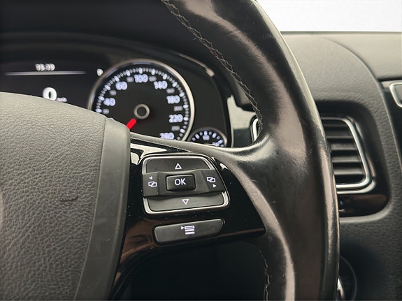 Volkswagen Touareg 17 of 24