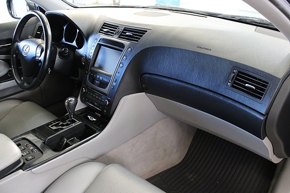 Lexus GS450h 9 of 15