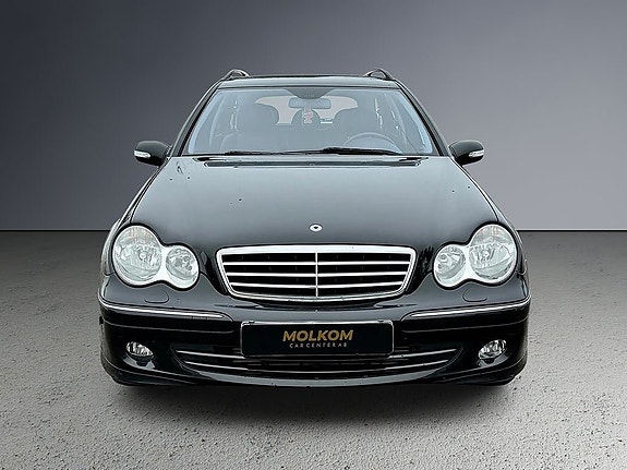 Mercedes-Benz C180 2 of 5
