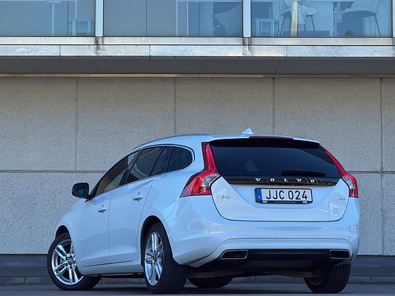 Volvo V60 3 of 13