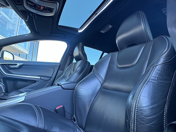 Volvo V60 4 of 13