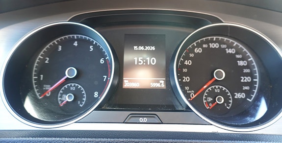 Volkswagen Golf VII 11 of 11