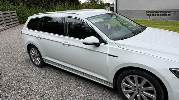 Volkswagen Passat 3 of 6