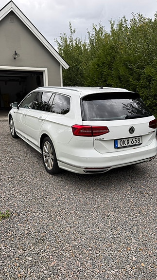 Volkswagen Passat 4 of 6