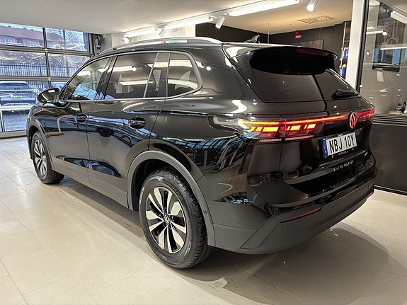 Volkswagen Tiguan 7 of 24