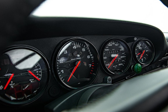 Porsche 911 23 of 30