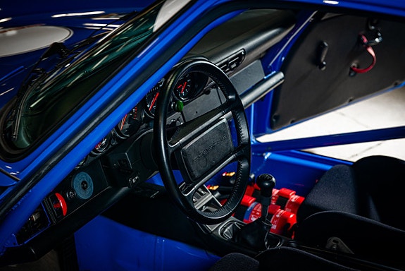 Porsche 911 16 of 30