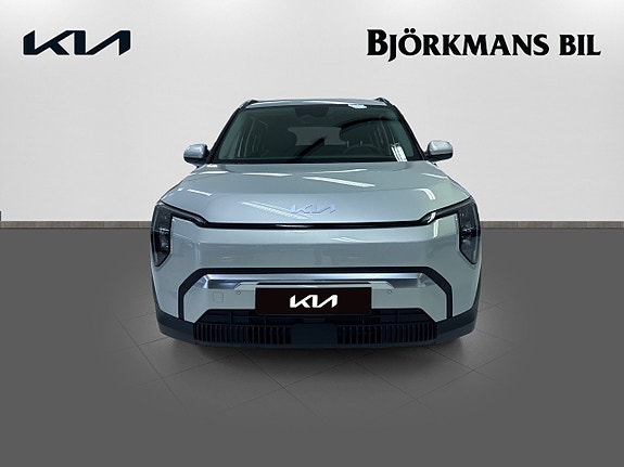 Kia EV3 2 of 5