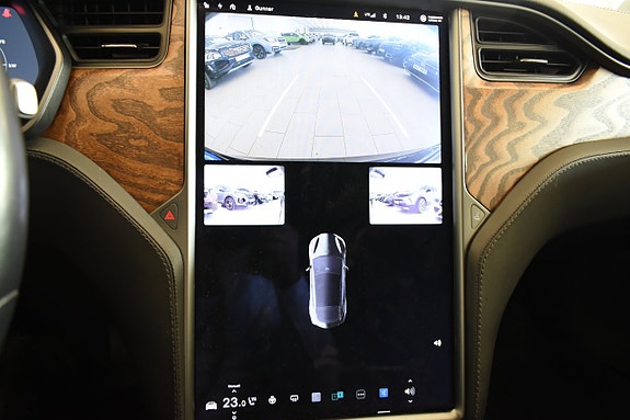 Tesla Model S 22 of 24