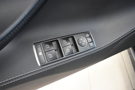 Tesla Model S 13 of 24