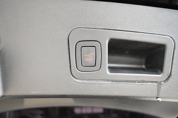 Tesla Model S 10 of 24