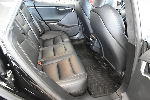 Tesla Model S 8 of 24