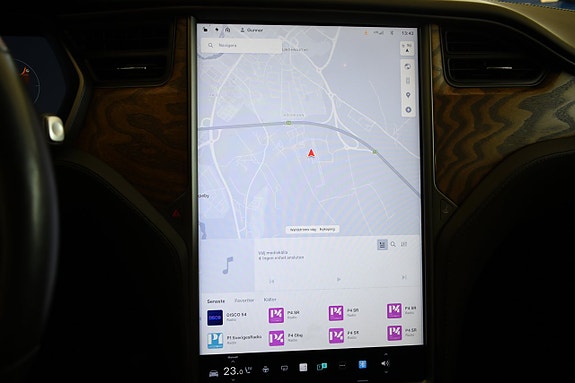 Tesla Model S 18 of 24