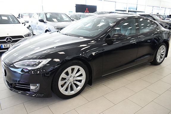 Tesla Model S 2 of 24