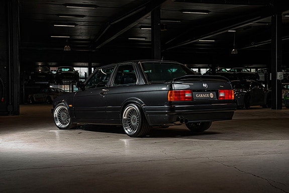 BMW 325i 4 of 5