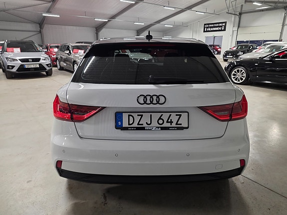 Audi A1 4 of 5