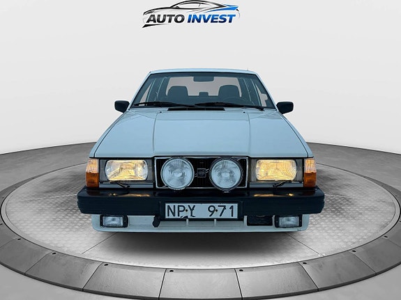 Volvo 740 2 of 5