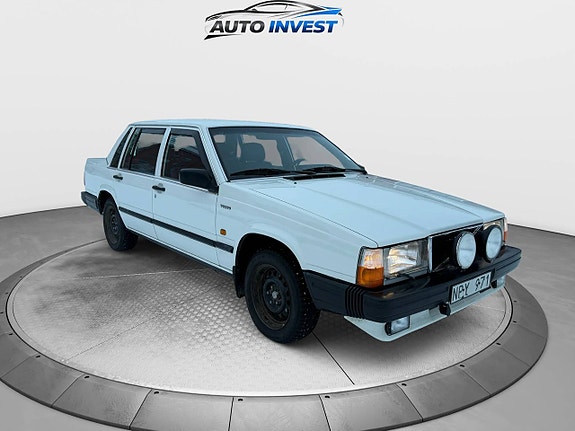 Volvo 740 3 of 5