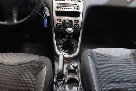 Peugeot 308 17 of 18