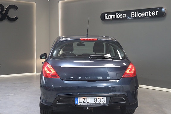 Peugeot 308 9 of 18