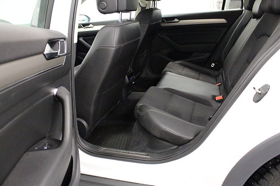 Volkswagen Passat Alltrack 17 of 17