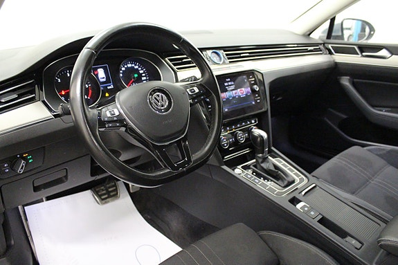 Volkswagen Passat Alltrack 7 of 17