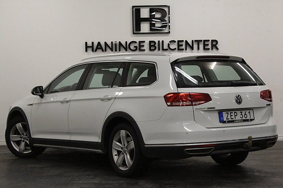 Volkswagen Passat Alltrack 4 of 5