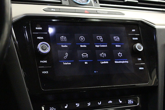 Volkswagen Passat Alltrack 12 of 17