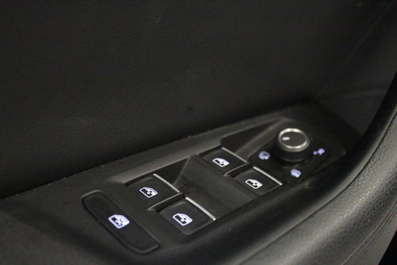Volkswagen Passat Alltrack 14 of 17