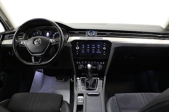 Volkswagen Passat Alltrack 9 of 17